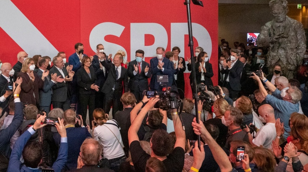 Οι σοσιαλδημοκράτες πανηγυρίζουν τη νίκη τους στις εκλογές