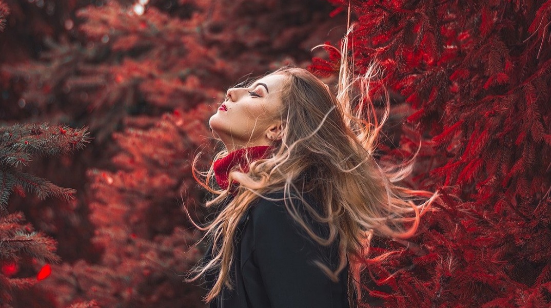 Μια γυναικά 