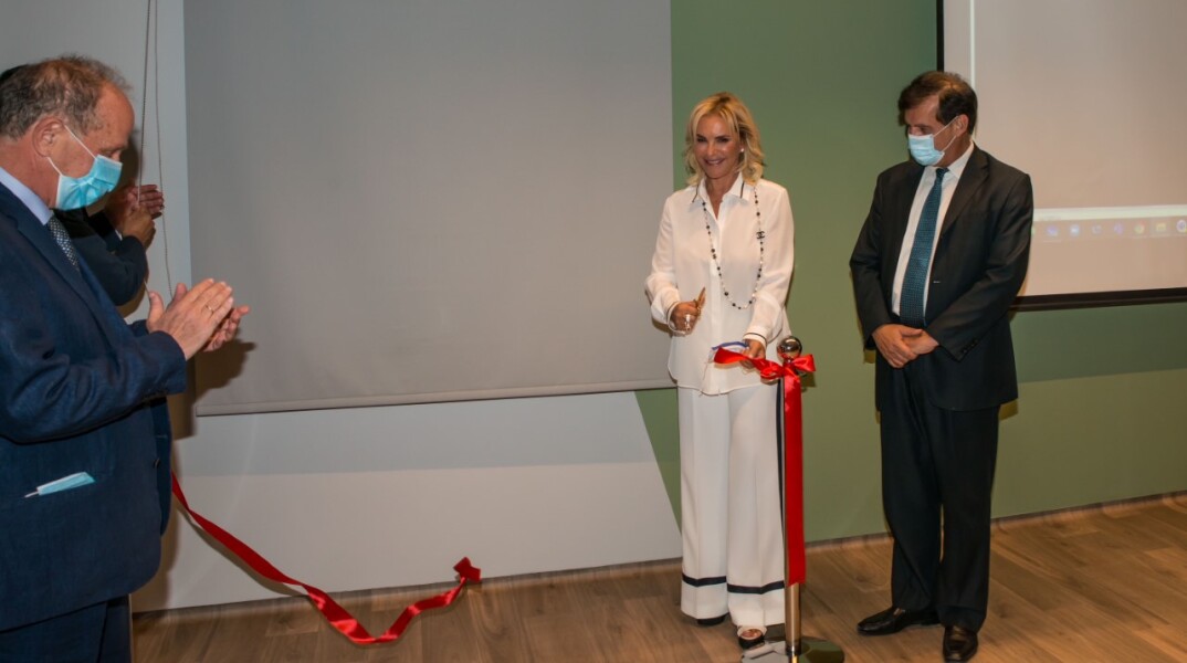 Δωρεά διαδραστικού αμφιθεάτρου στη Φαρμακευτική Σχολή του ΕΚΠΑ