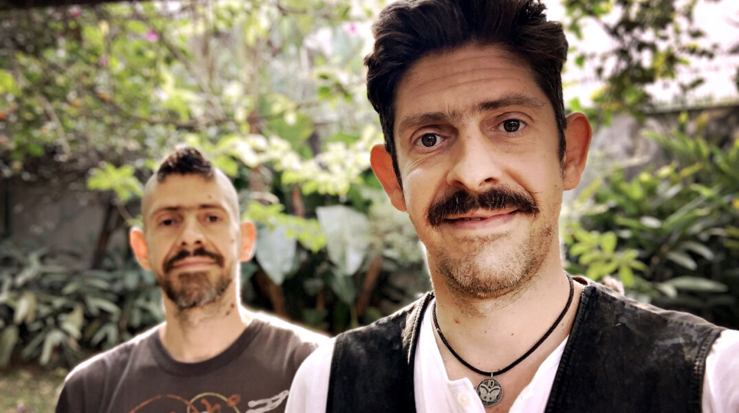 Οι Βραζιλιάνοι δημιουργοί του πολυβραβευμένου κόμικ «Daytripper» (εκδ. Οξύ) Fábio Moon και Gabriel Bá