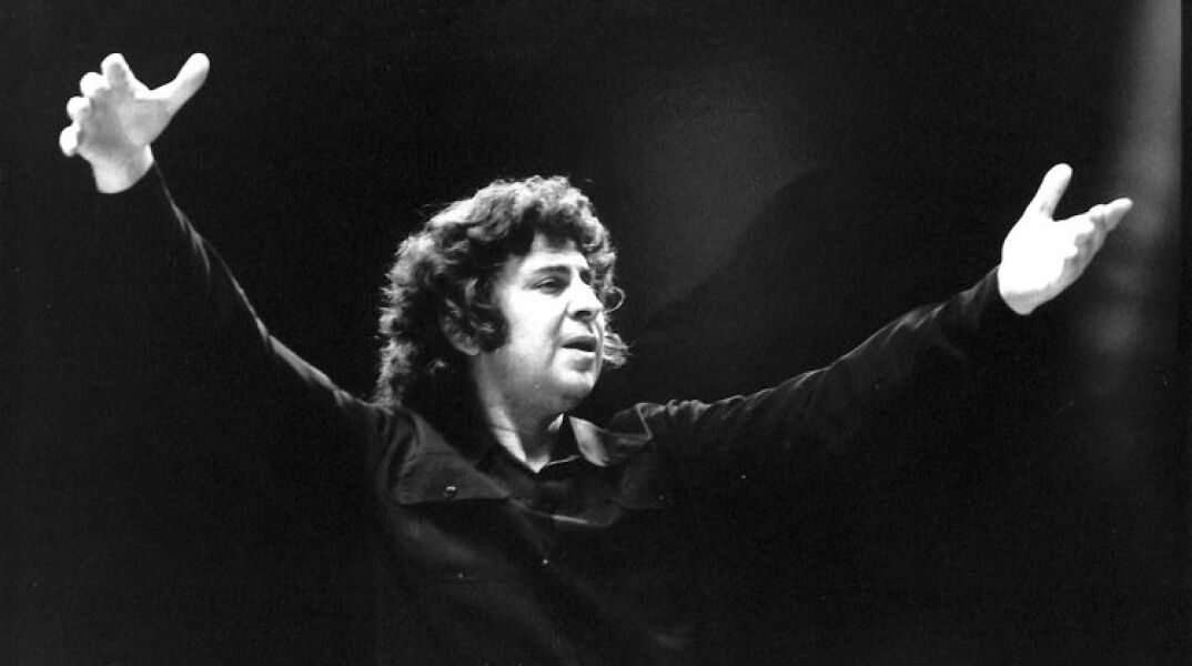 Μίκης Θεοδωράκης 