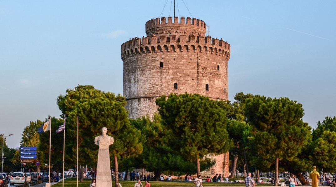 Σε μίνι lockdown η Θεσσαλονίκη