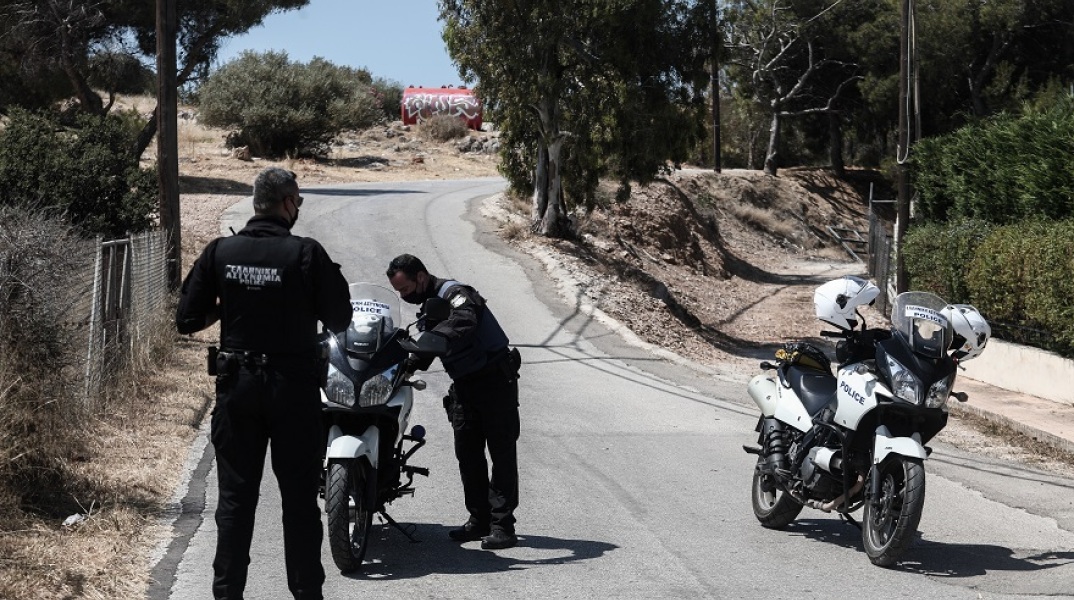 Συνελήφθη λιμενικός για ναρκωτικά και όπλα