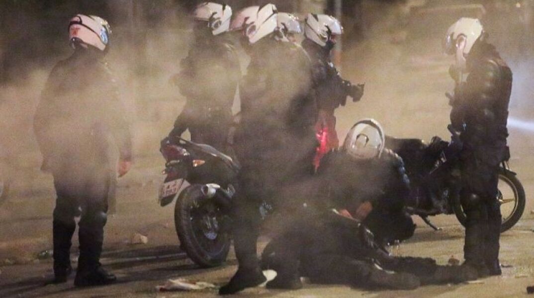 Νέα Σμύρνη - Επίθεση σε Αστυνομικό