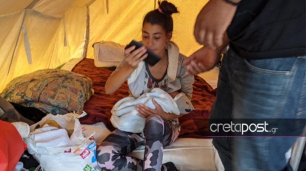 Σεισμός στην Κρήτη: Συγκίνηση για το βρέφος δέκα ημερών που μένει σε σκηνή