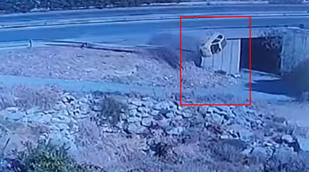 Τροχαίο στην Κρήτη: Το αυτοκίνητο πέφτει από γέφυρα στον ΒΟΑΚ