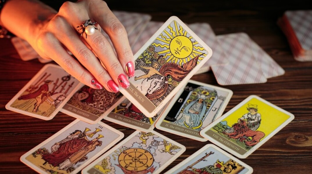 Μέντιουμ -Ταρώ