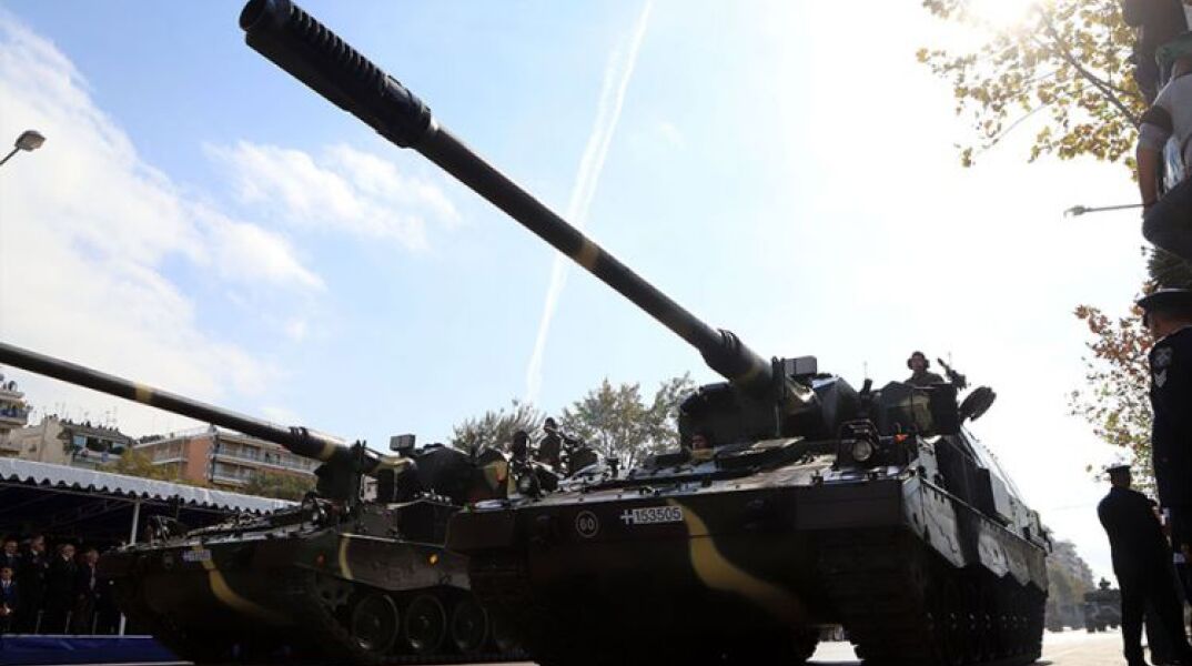 Άρματα μάχης στη Θεσσαλονίκη (ΦΩΤΟ ΑΡΧΕΙΟΥ) - Κανονικά η στρατιωτική παρέλαση της 28ης Οκτωβρίου, όπως ανακοίνωσε ο Μάκης Βορίδης, υπουργός Εσωτερικών