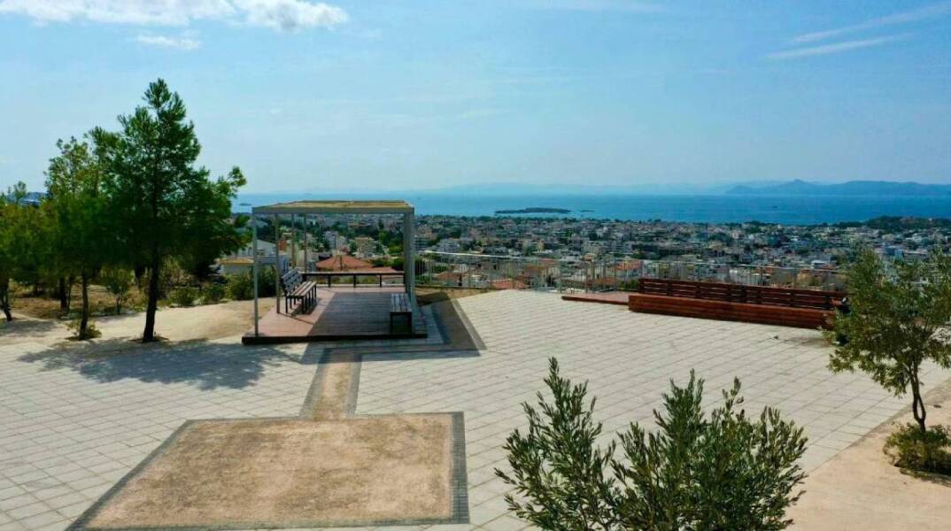 «Μπαλκόνι με θέα» στην Αιξωνή