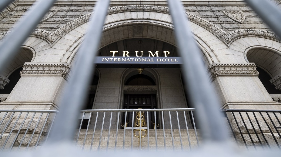 To ξενοδοχείο Trump στην Ουάσινγκτον το οποίο φέρεται να λάμβανε πληρωμές από ξένες κυβερνήσεις 
