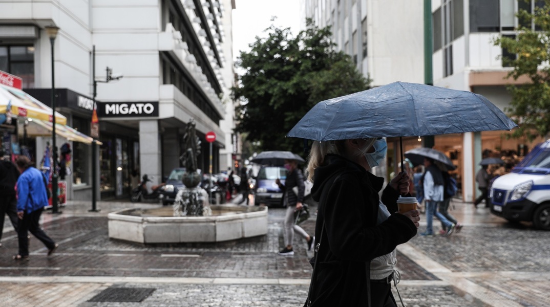 Σε κλοιό κακοκαιρίας η χώρα, βροχές θα εκδηλωθούν στο μεγαλύτερο μέρος της επικράτειας - Επιδείνωση των φαινομένων αναμένεται την Κυριακή