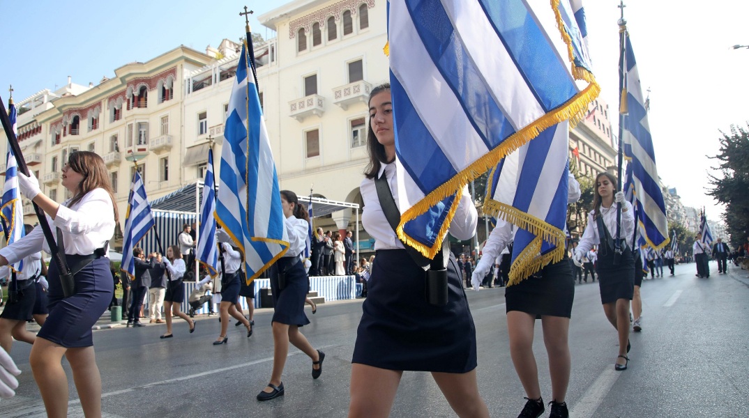 Κατά των μαθητικών παρελάσεων στη διάρκεια της πανδημίας τάχθηκε η Ματίνα Παγώνη, ενώ συστήνει προσοχή και στις βραδινές εξόδους των εμβολιασμένων πολιτών.