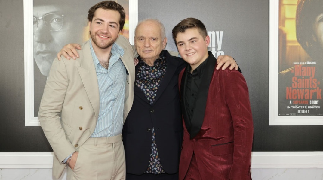 O Michael Gandolfini (αριστερά) με τον σεναριογράφο του Sopranos David Chase