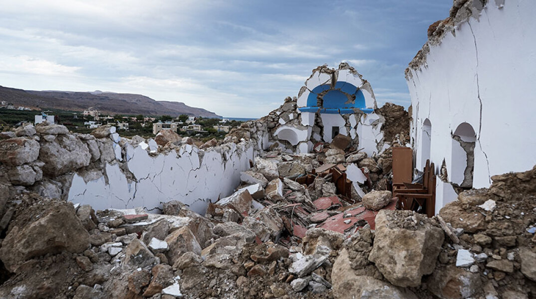 Σεισμός στην Κρήτη: Το εκκλησάκι του Αγίου Νικολάου στον Ξηρόκαμπο Σητείας που κατέρρευσε μετά τα 6,3 Ρίχτερ