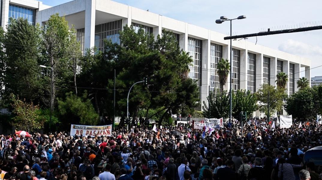 ΣΥΓΚΕΝΤΡΩΣΗ ΕΚΠΑΙΔΕΥΤΙΚΩΝ ΓΙΑ ΤΗΝ ΑΞΙΟΛΟΓΗΣΗ ΕΞΩ ΑΠΟ ΤΟ ΕΦΕΤΕΙΟ 