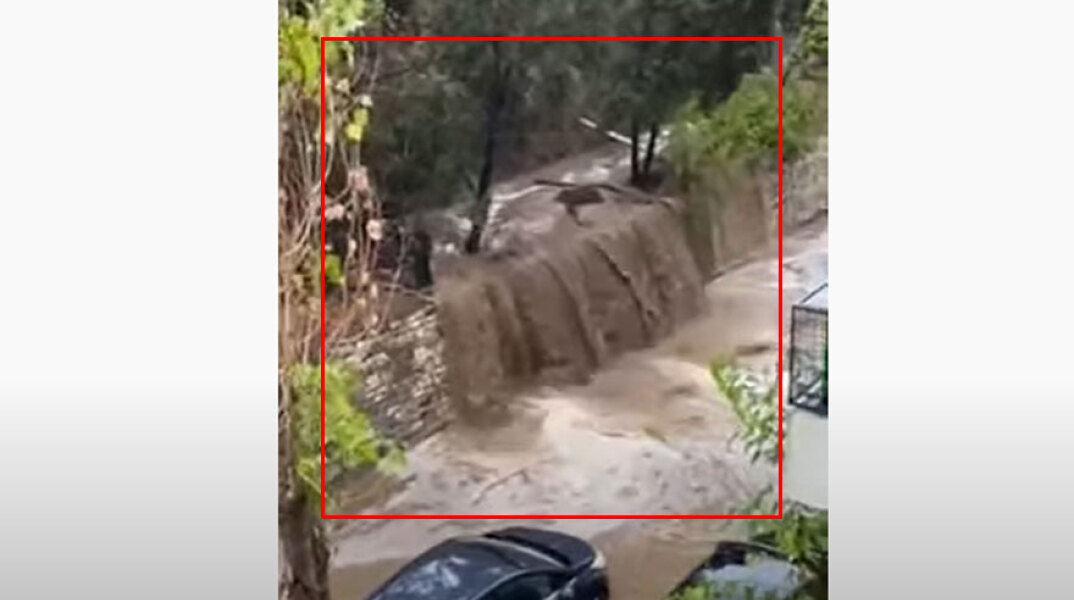 Ο «καταρράκτης» στον Περιφερειακό Λυκαβηττού, ενώ συνεχίζεται η κακοκαιρία «Μπάλλος» στην Αττική