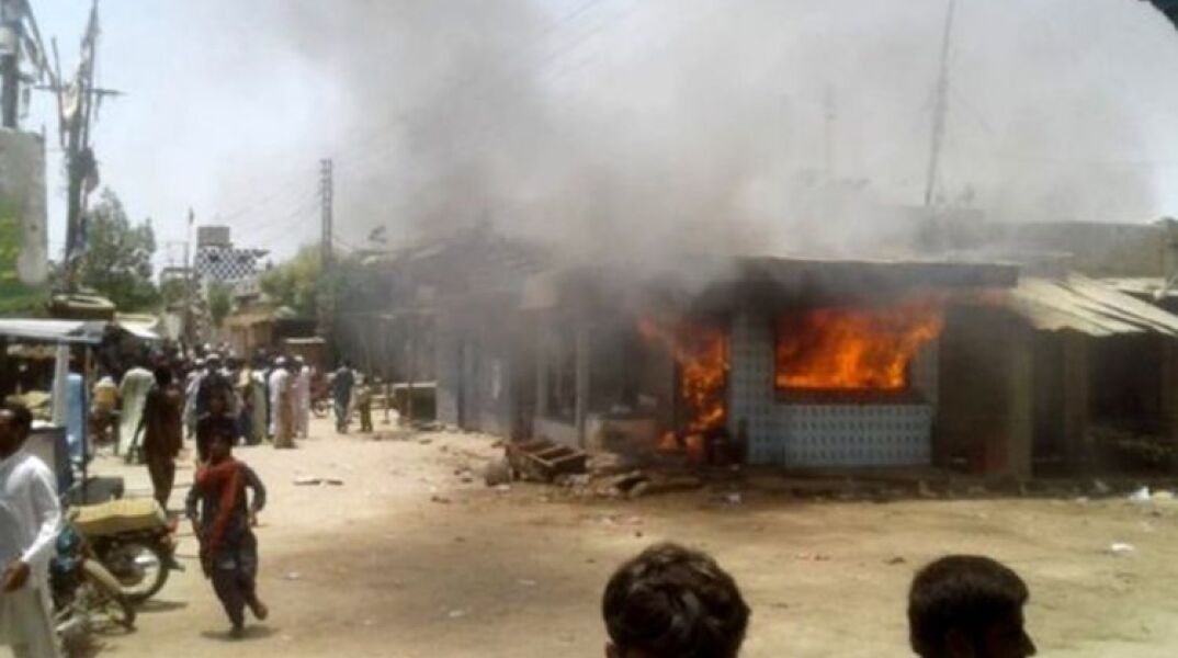 Πακιστάν: Άνδρας έκαψε ζωντανές τις κόρες του και τα εγγόνια του