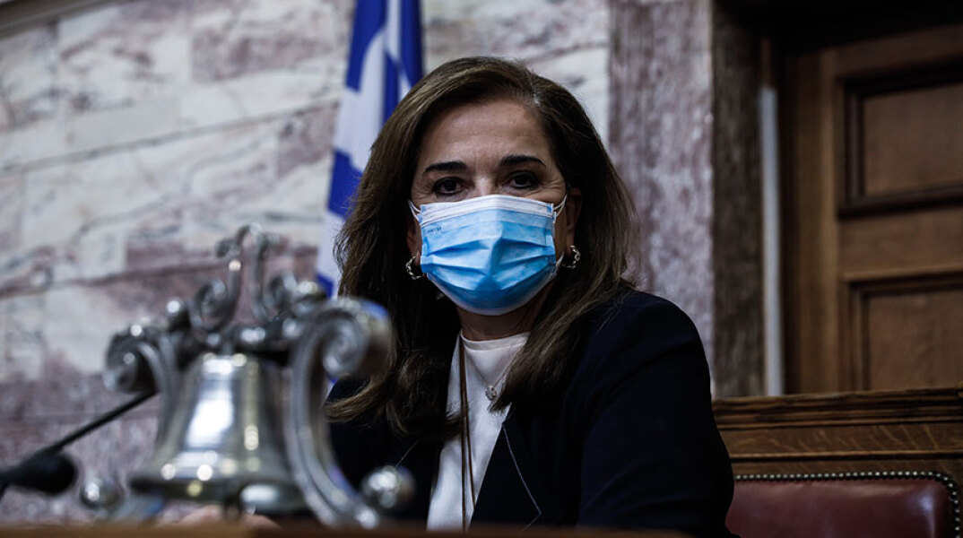 Η Ντόρα Μπακογιάννη έχει καρκίνο, όπως ανακοίνωσε η ίδια η βουλευτής της Νέας Δημοκρατίας με ανάρτησή της στο Facebook
