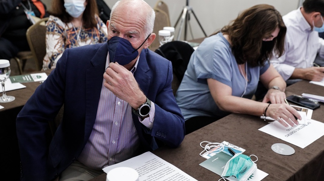 Εκλογές ΚΙΝΑΛ: Συναντήθηκαν Παπανδρέου – Ανδρουλάκης