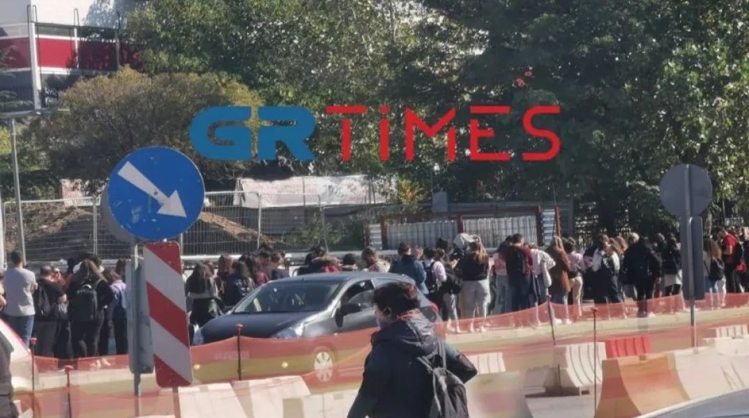 ΑΠΘ: Απίστευτη ουρά για ένα πιάτο φαγητό στη λέσχη