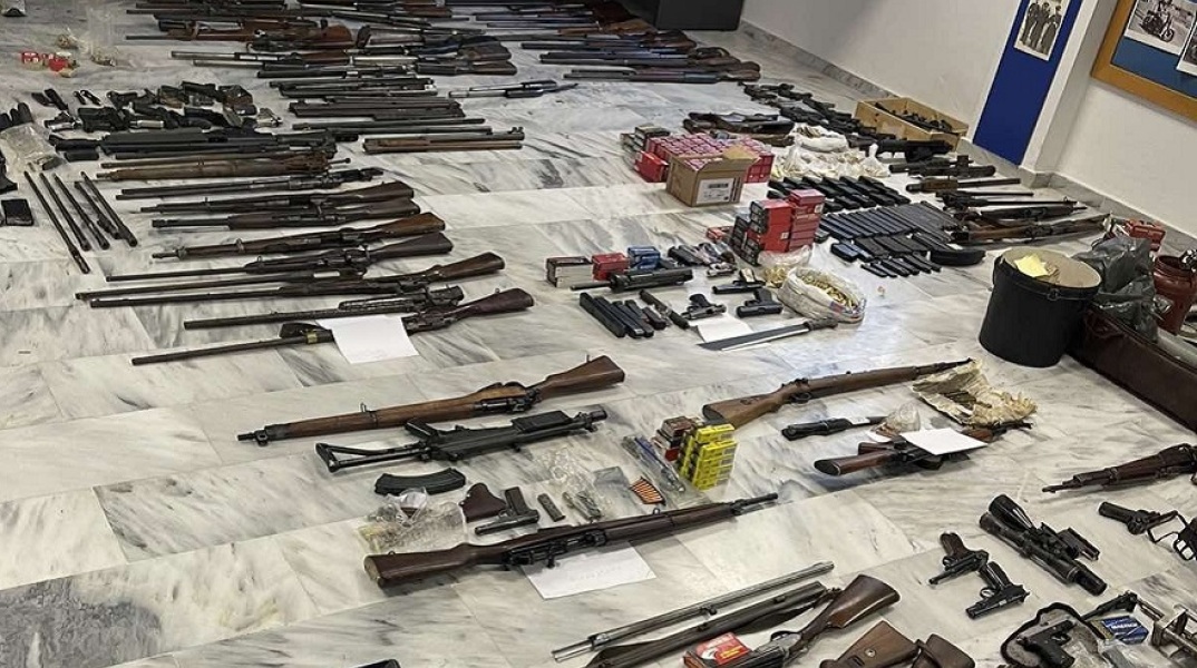 Εξαρθρώθηκε εγκληματική οργάνωση εμπορίας όπλων στα Χανιά 