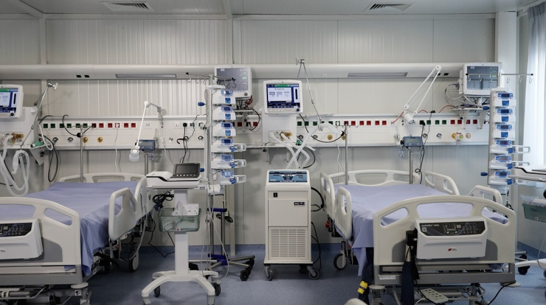 Αρνητής παρέμεινε άταφος επειδή οι συγγενείς του δεν είχαν πειστεί ότι πέθανε από κορωνοϊό