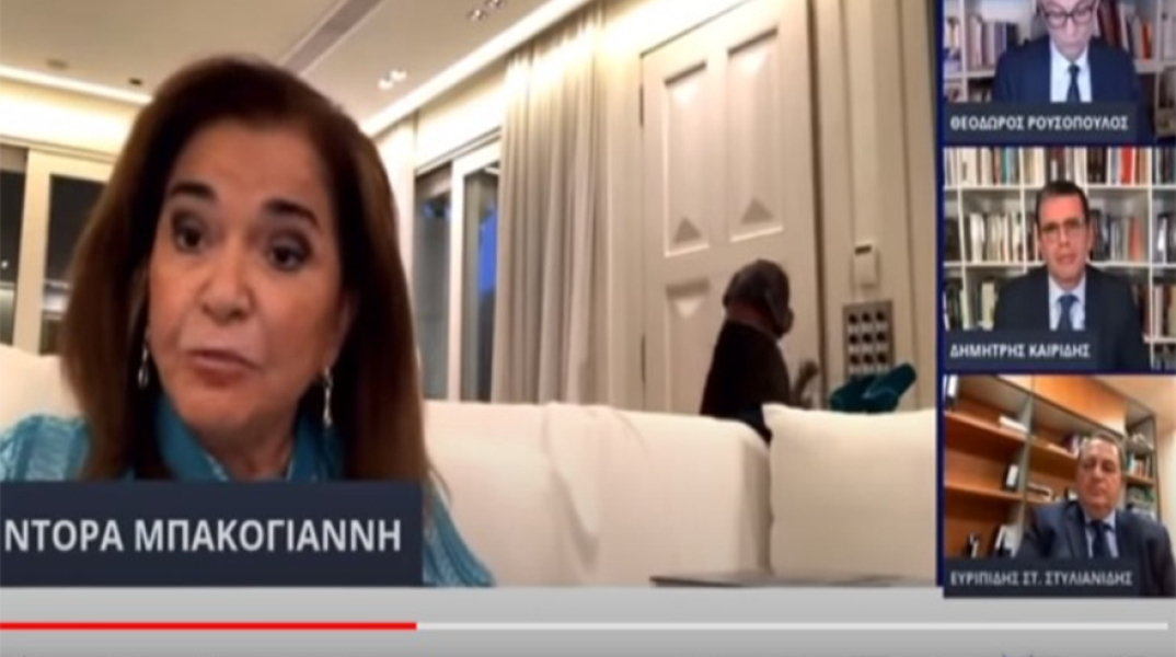 Η Ντόρα Μπακογιάννη μας χάρισε live την πιο αστεία στιγμή (video)