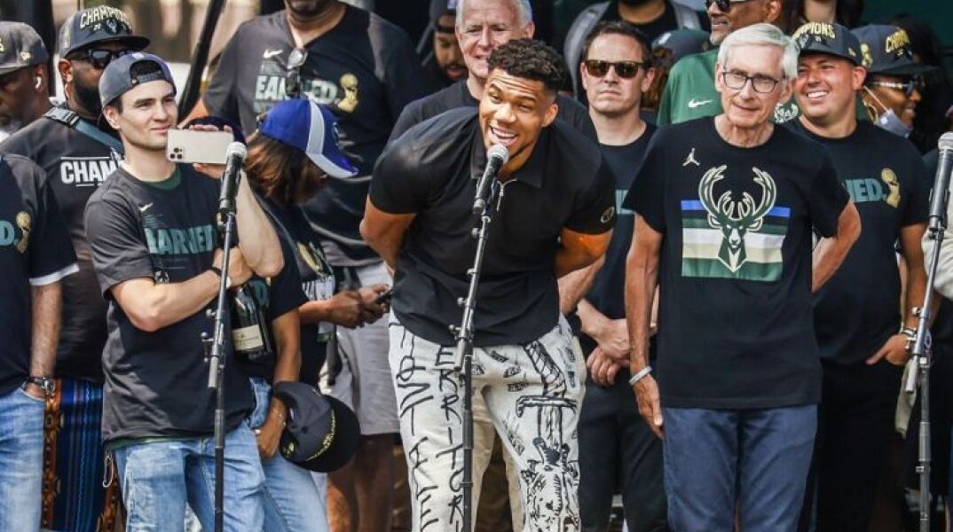 Ο Γιάννης Αντετοκούνμπο