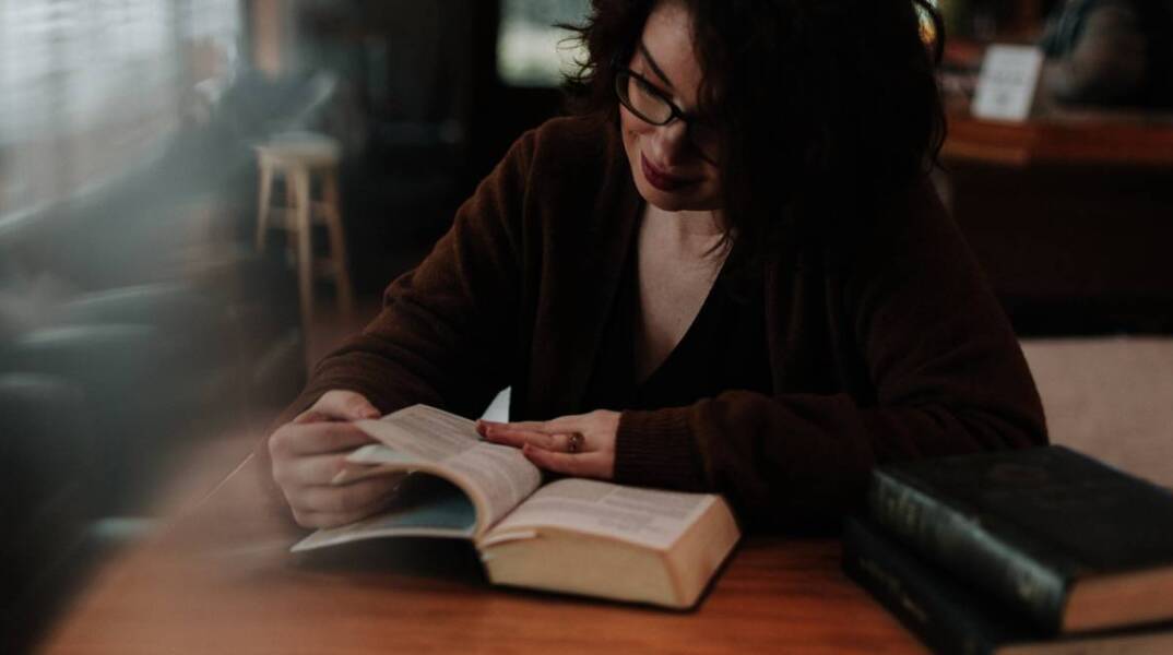 Βιβλιοπαρουσιάσεις: Ξεφυλλίζουμε 5 βιβλία ψυχολογίας και επιστήμης και προτείνουμε ιδέες και τίτλους.