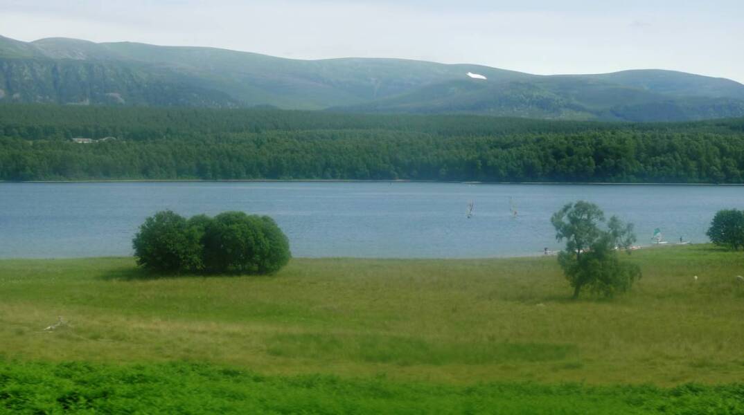 Φωτογραφία στο εξώφυλλο της συλλογής «Ποιήματα» του Ηλία Ευθυμιόπουλου (εκδ. ATHENS VOICE BOOKS)