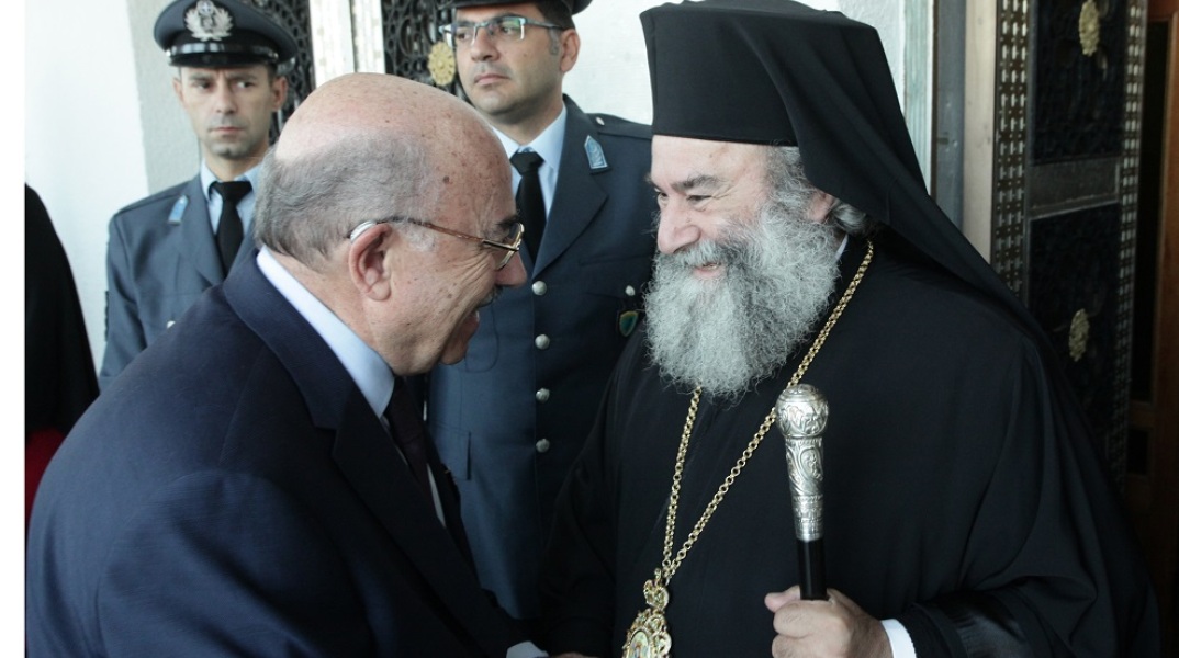 Μητροπολίτης Μάνης: Διασωληνωμένος με κορωνοϊό στον "Ευαγγελισμό"