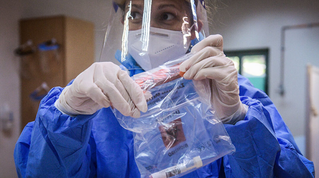 Τα κρούσματα κορωνοϊού σήμερα Δευτέρα 25 Οκτωβρίου 2021 ανακοίνωσε ο ΕΟΔΥ (ΦΩΤΟ ΑΡΧΕΙΟΥ)