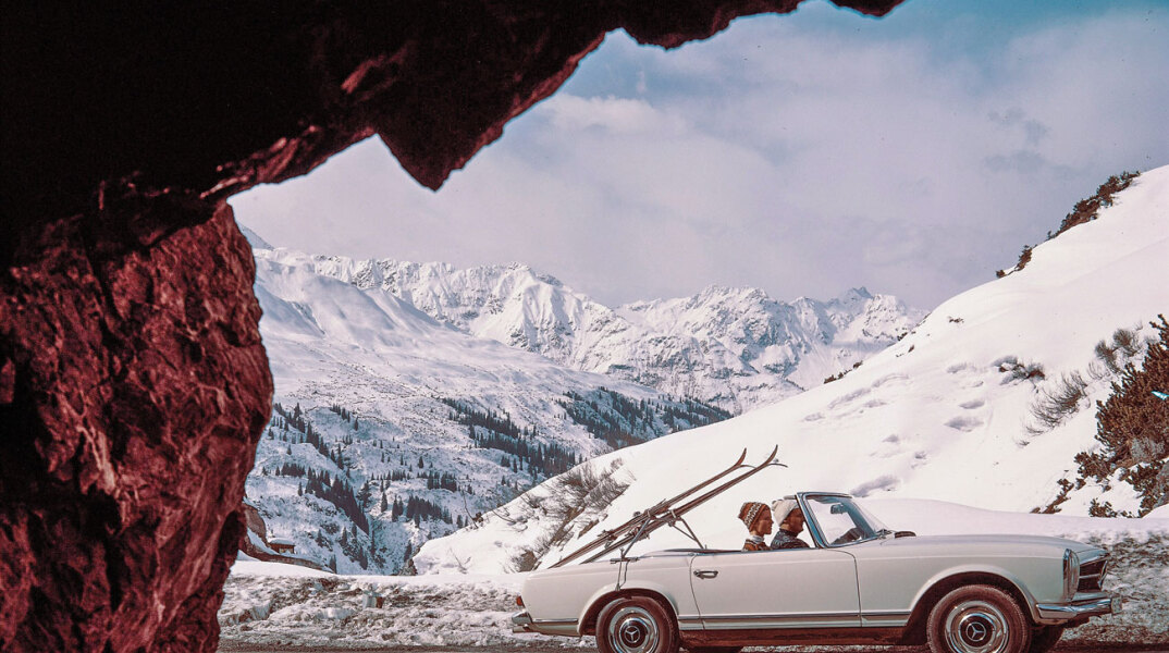 Ζευγάρι σε αυτοκίνητο