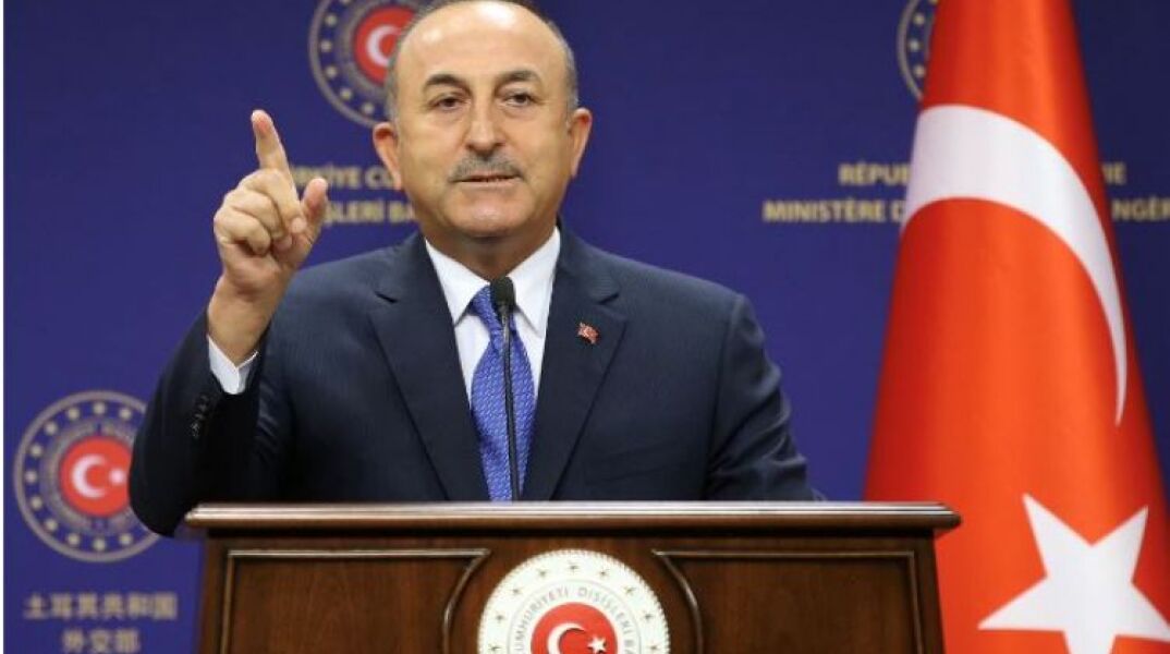 Απείλησε με παραίτηση ο Τσαβούσογλου τον Ερντογάν για τους 10 πρέσβεις