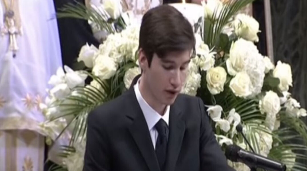 Ο 17χρονος γιος της Φώφης Γεννηματά στην κηδεία της μητέρας του