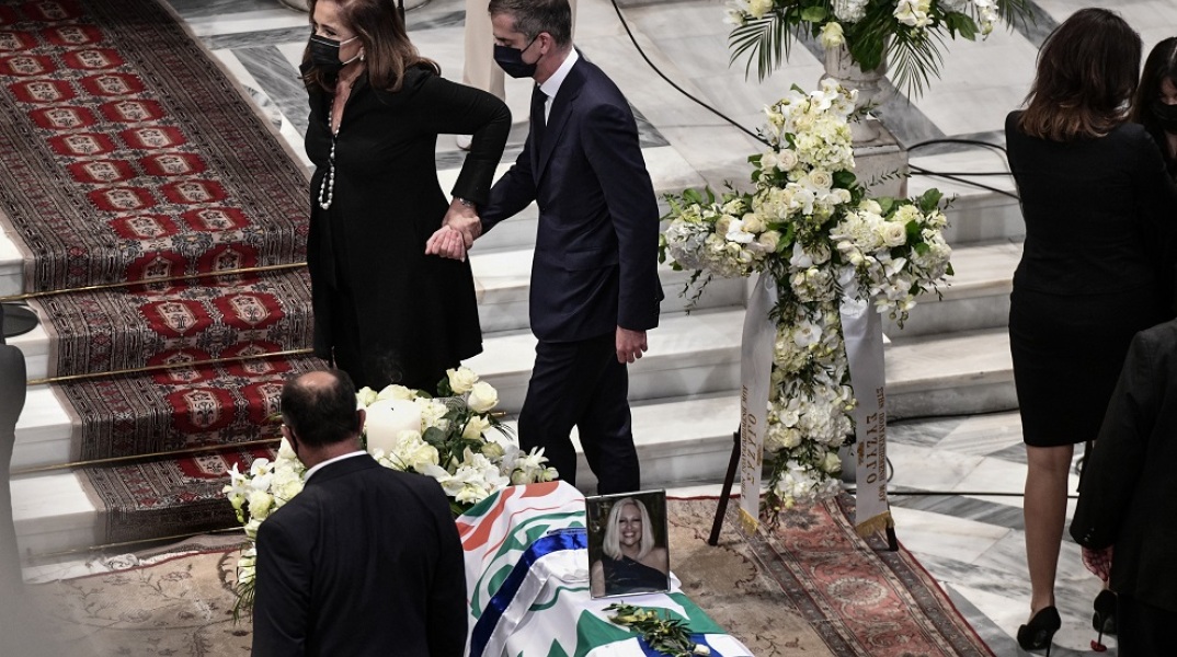 ΘΑΝΑΤΟΣ ΤΗΣ ΠΡΟΕΔΡΟΥ ΤΟΥ ΚΙΝΗΜΑΤΟΣ ΑΛΛΑΓΗΣ ΦΩΦΗΣ ΓΕΝΝΗΜΑΤΑ / ΕΞΟΔΙΟΣ ΑΚΟΛΟΥΘΙΑ 