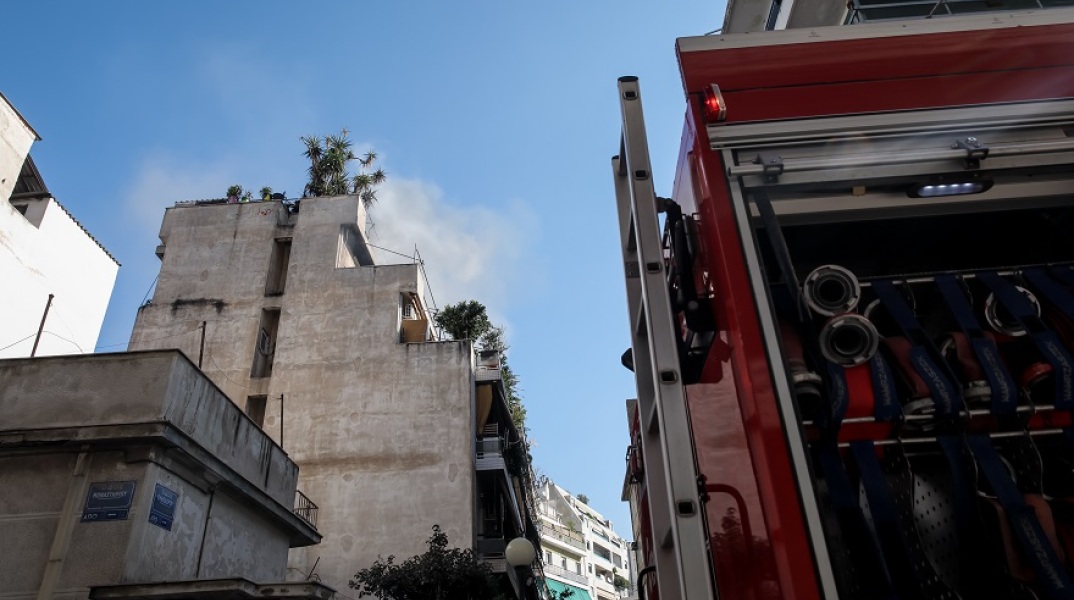 Φωτιά τώρα σε σπίτι στον Βύρωνα 