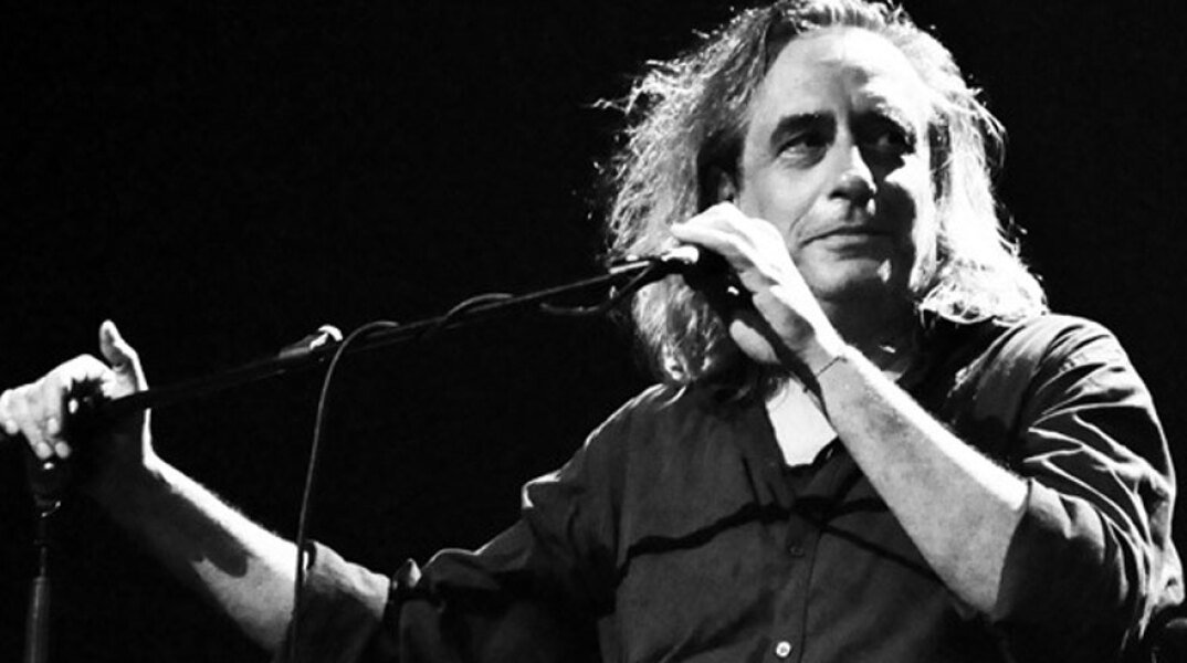 Ο Γιάννης Αγγελάκας γεννιέται σαν σήμερα 30 Οκτωβρίου, το 1959