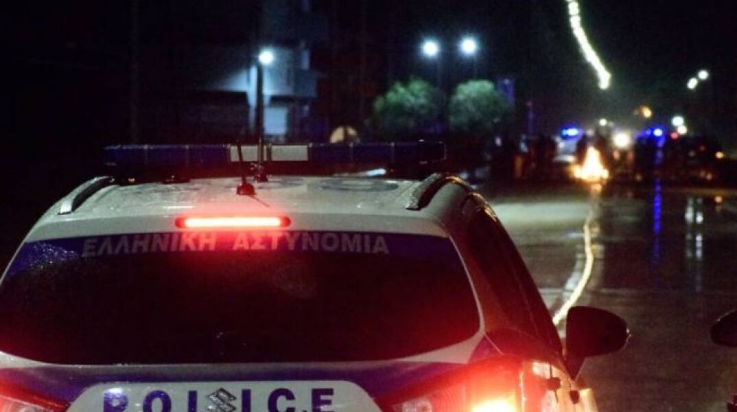 Καμίνια: Βίντεο ντοκουμέντο από επίθεση σε μετανάστες - Κρύφτηκαν στην ταράτσα για να γλιτώσουν