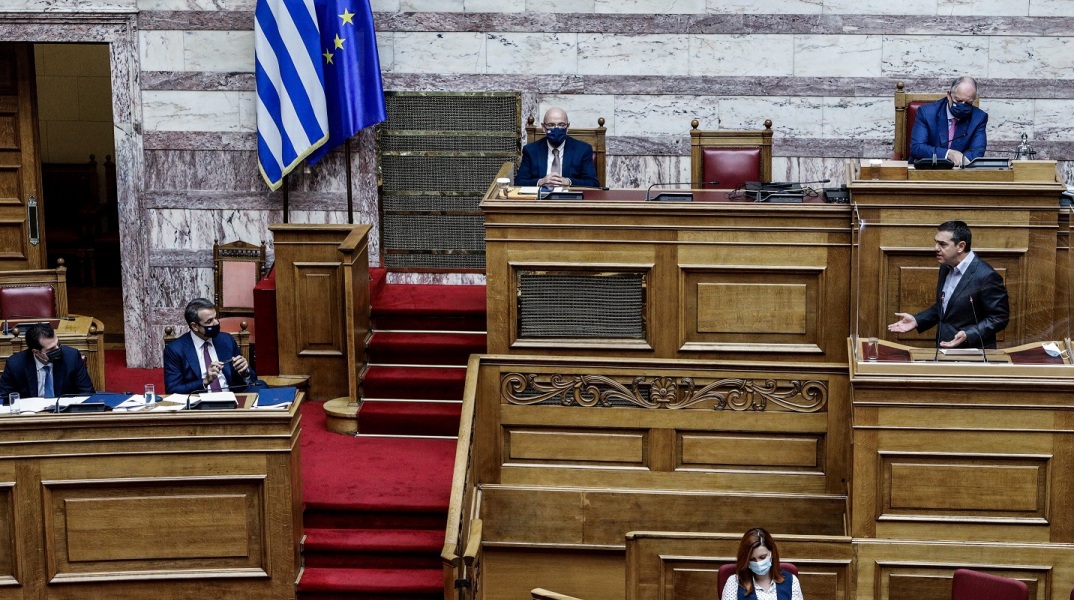 Ο Αλέξης Τσίπρας στο βήμα της Βουλής