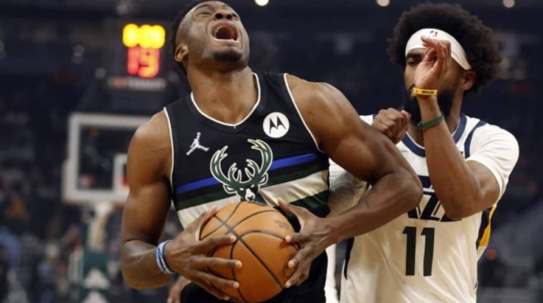 Ο Θανάσης Αντετοκούνμπο στο ματς των Μπακς με τους Τζαζ