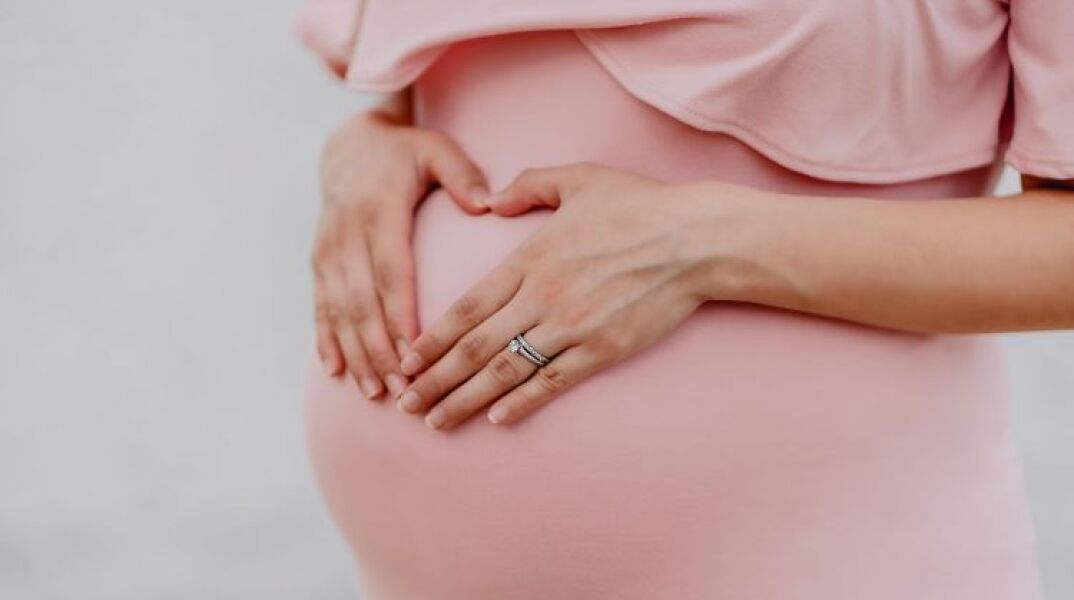 Θεσσαλονίκη: Κατέληξε 38χρονη έγκυος από κορωνοϊό – Πρόλαβε και γέννησε με καισαρική