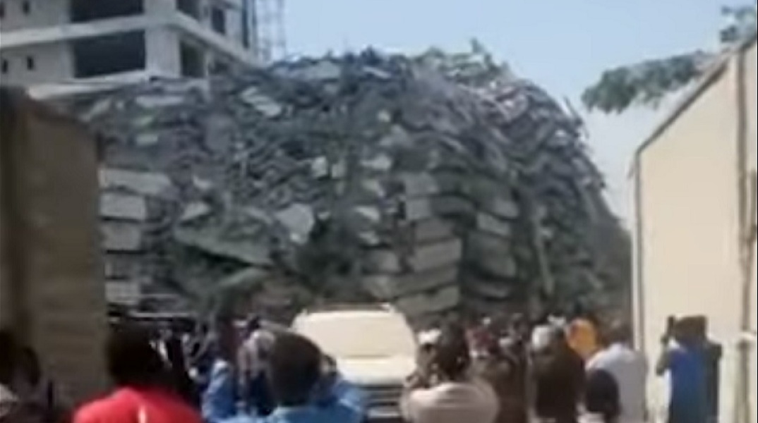 Κατέρρευσε ουρανοξύστης στη Νιγηρία