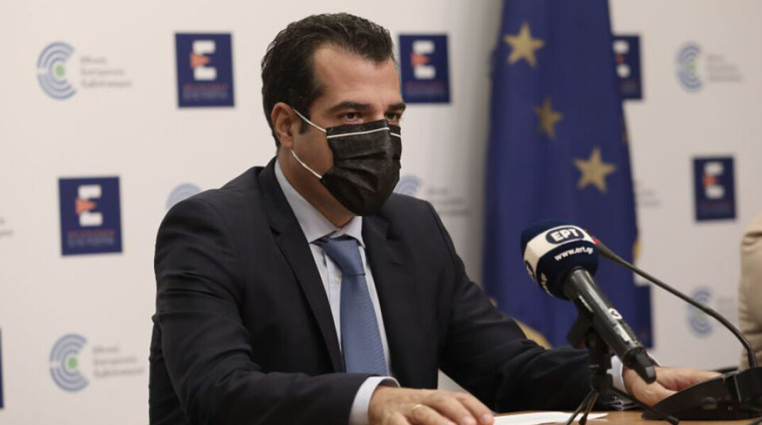 Κορωνοϊός: Ανακοινώσεις Πλεύρη στις 18:00 για νέα μέτρα