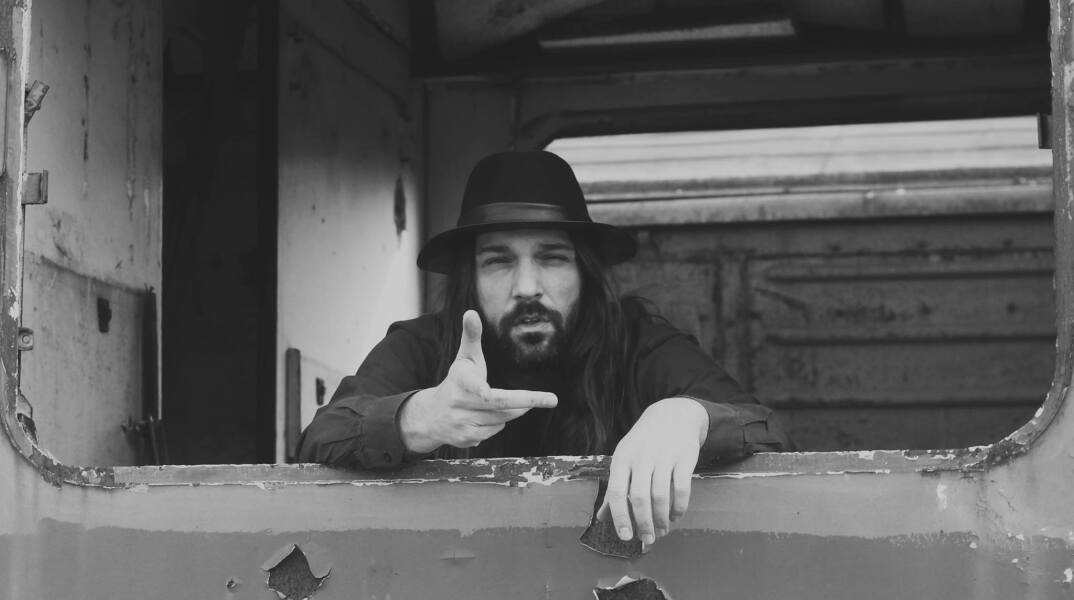 Μικρόφωνο στον Nomik και την Αποχέτευση