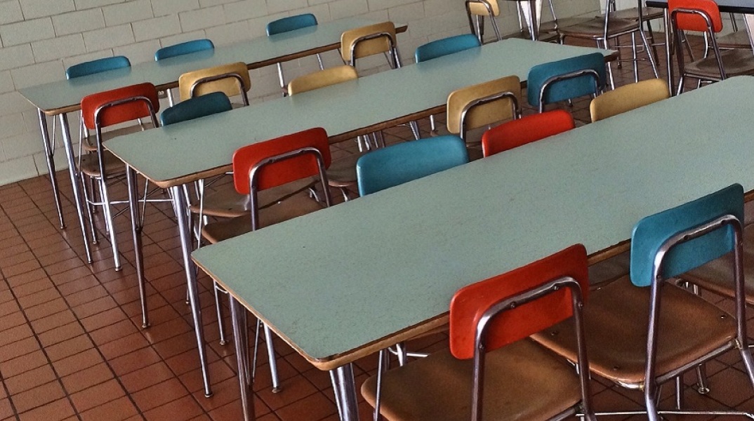 Ρύθμιση, με στόχο την άμεση διανομή των σχολικών γευμάτων