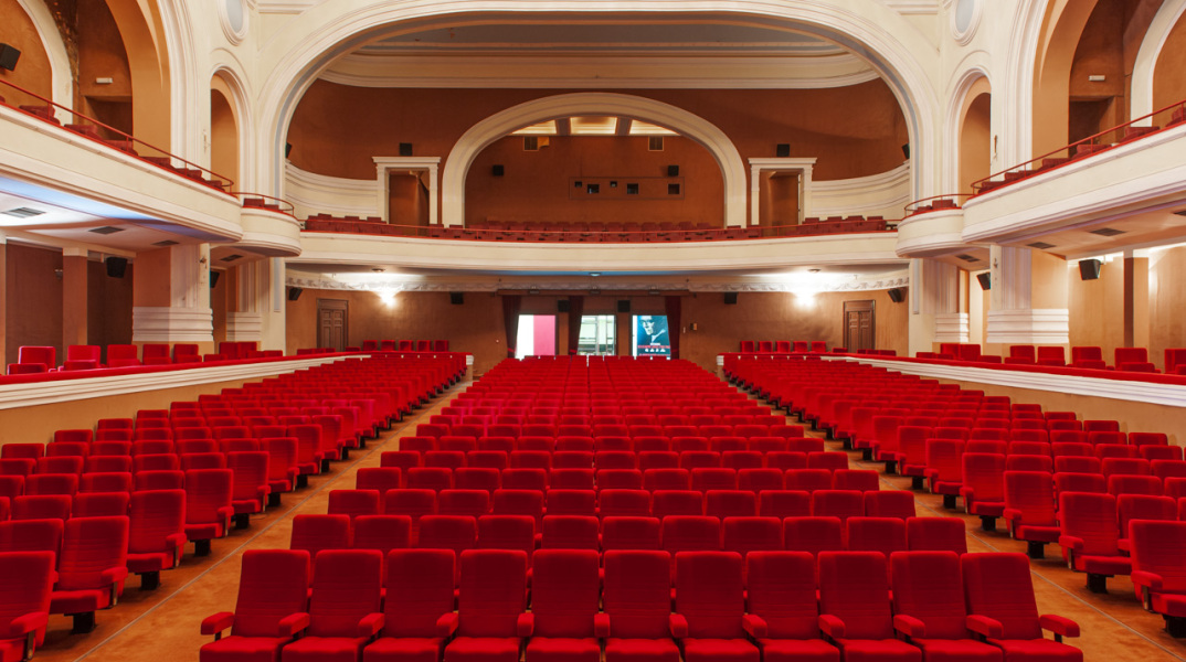 Η άθικτη από την φωτιά αίθουσα του κινηματογράφου Αττικόν