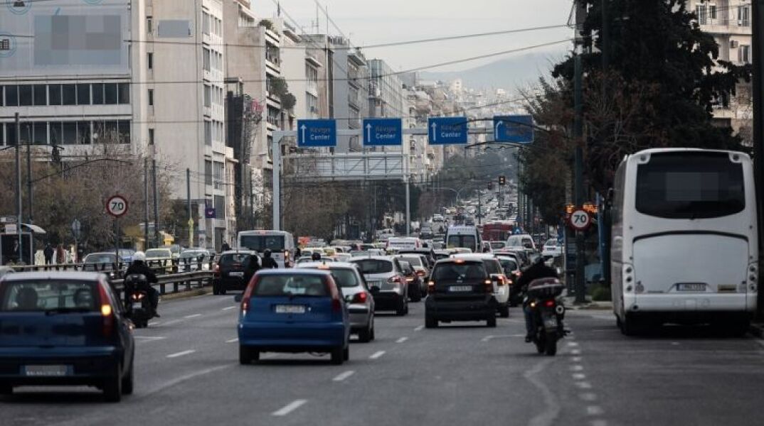 Δίπλωμα οδήγησης από τα 17 -Ψηφίστηκε το νομοσχέδιο στη Βουλή