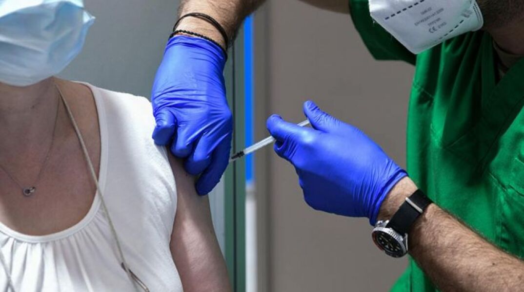 Γερμανία: Αναμνηστική δόση για όσους συμπληρώνουν έξι μήνες από τον βασικό εμβολιασμό