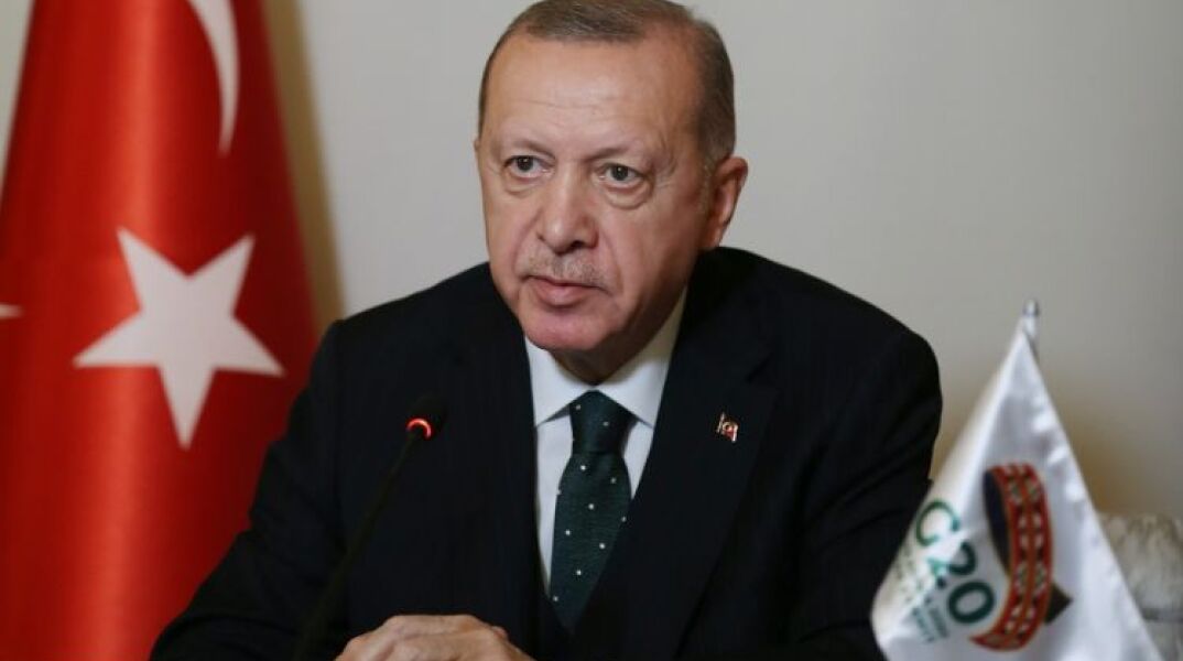 Ερντογάν: Πήγε για...μπάσκετ, μετά τις φήμες για την υγεία του-